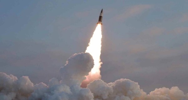 북한이 대선을 나흘 앞둔 5일 동해상으로 미상발사체를 발사했다. 사진=시사주간 DB