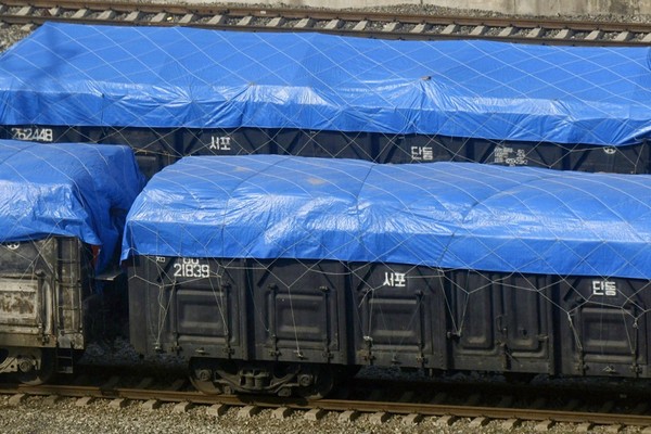 북한 신의주와 중국 단둥간 운행된 화물열차가 코로나19로 정차돼 있다. 사진=시사주간 DB