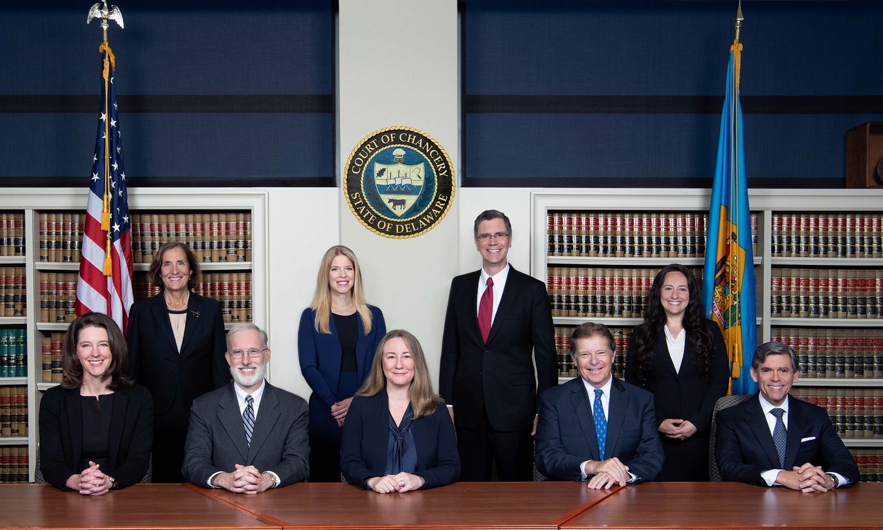 미 델라웨어주 형평법 법원 판사들. 아래줄 가운데가 수석판사인 캐서린 맥코믹판사다. 사진=미 형평법 법원 홈페이지 참조