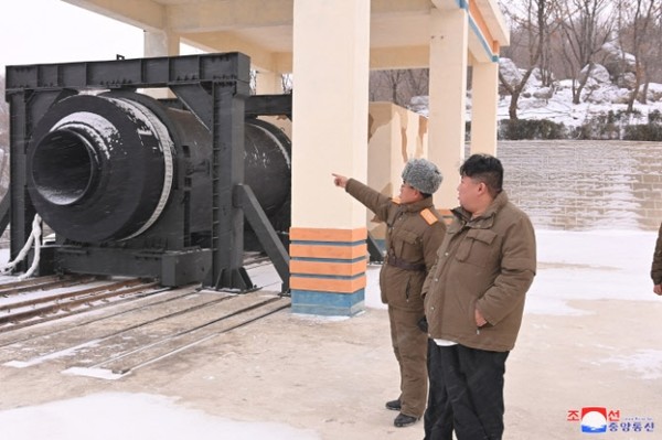 김정은 북한 국무위원장이 15일 서해 사진=트위터