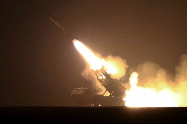 북한은 23일 새벽 함경북도 김책시 일대에서 동해상으로 전략순항미사일 ‘화살-2’형 발사훈련을 했다고 밝혔다. 사진=트위터