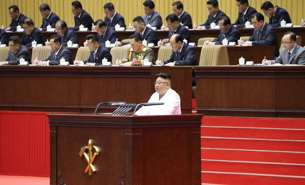 김정은 총비서가 제6차 세포비서대회에서 연설하고 있다. 사진=시사주간 DB