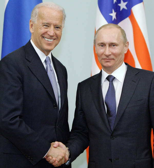 악수하는 바이든과 푸틴. 사진=뉴시스