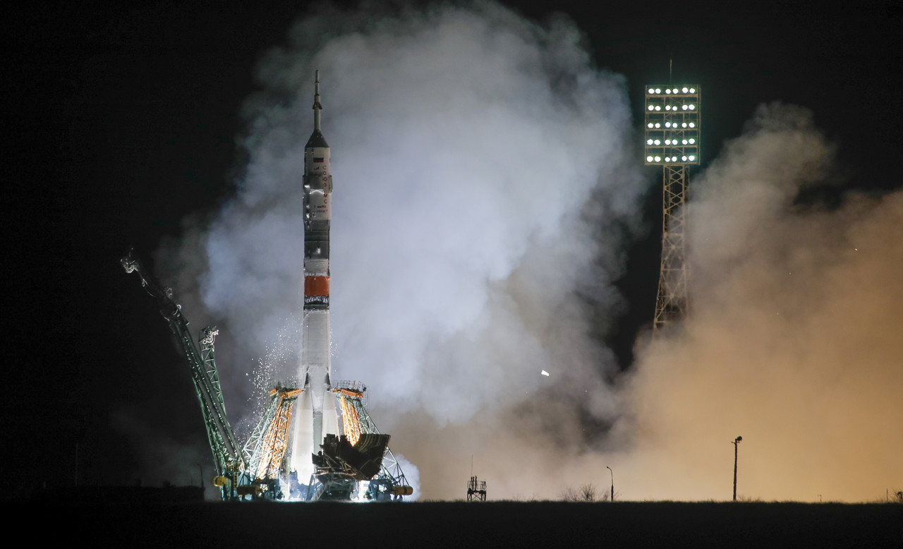 사진은 2019년 3월19일 카자흐스탄 바이코누루 기지에서 우주정거장(ISS)으로 향하는 승무원들이 탑승한 소유스 MS-12 우주선을 실은 소유스 FG 로켓이 발사되고 있는 모습. 바이코누루(카자흐스탄)=AP